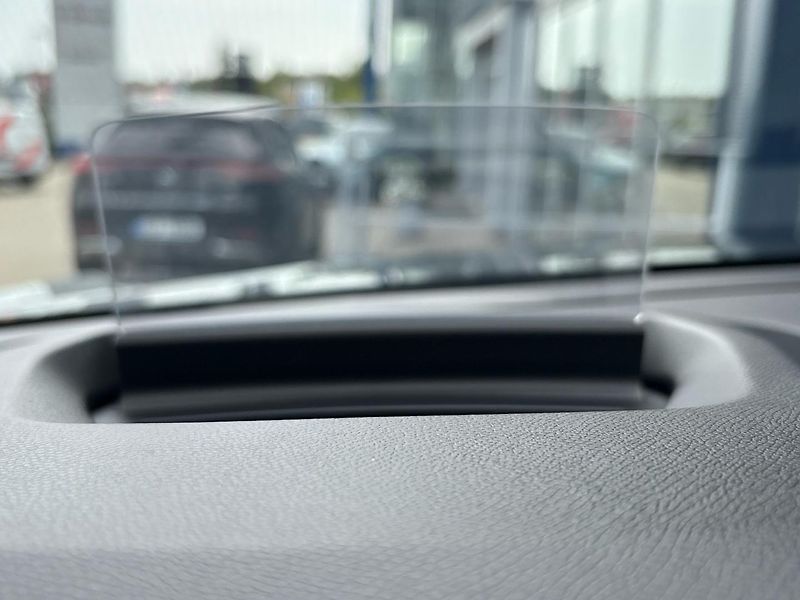Citroën C4 (2023) Shine 1.2 PureTech 130 EAT8 - fotka 51 z 58