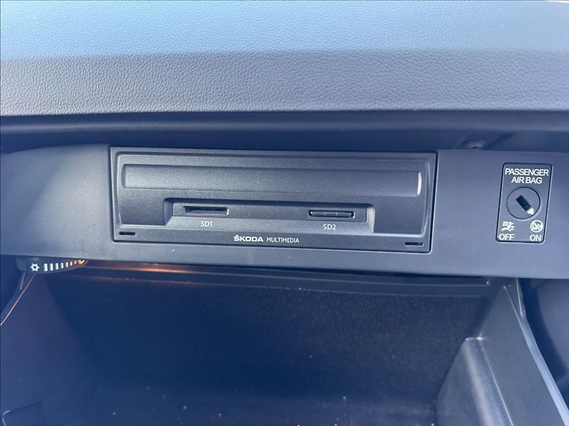 Škoda Octavia 2,0 TDI DSG STYLE DPH 1.maj ČR - fotka 25 z 50