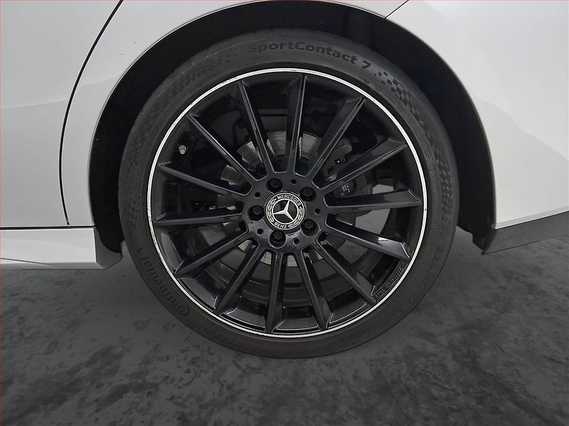 Mercedes-Benz CLA (2021) AMG Paket 200 - fotka 15 z 19