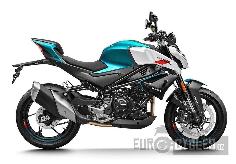 CFMOTO 450 NK (2026) - fotka 2 z 20
