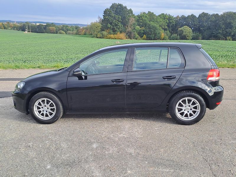 Volkswagen Golf (2012) 1.4 16V 59 KW, SERVISKA, PĚKNÝ - fotka 8 z 36