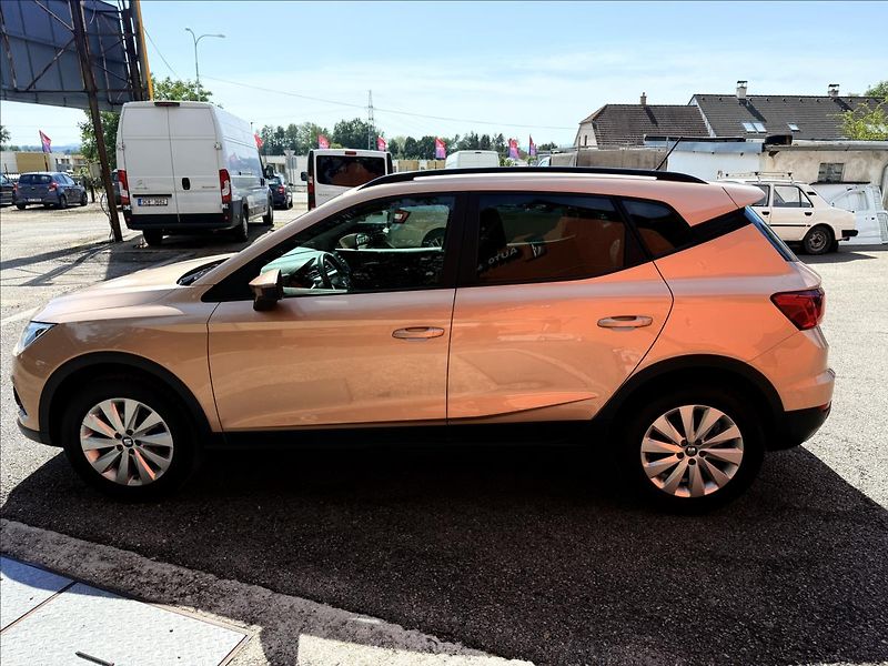 Seat Arona 1,0 TSi STYLE - fotka 8 z 32