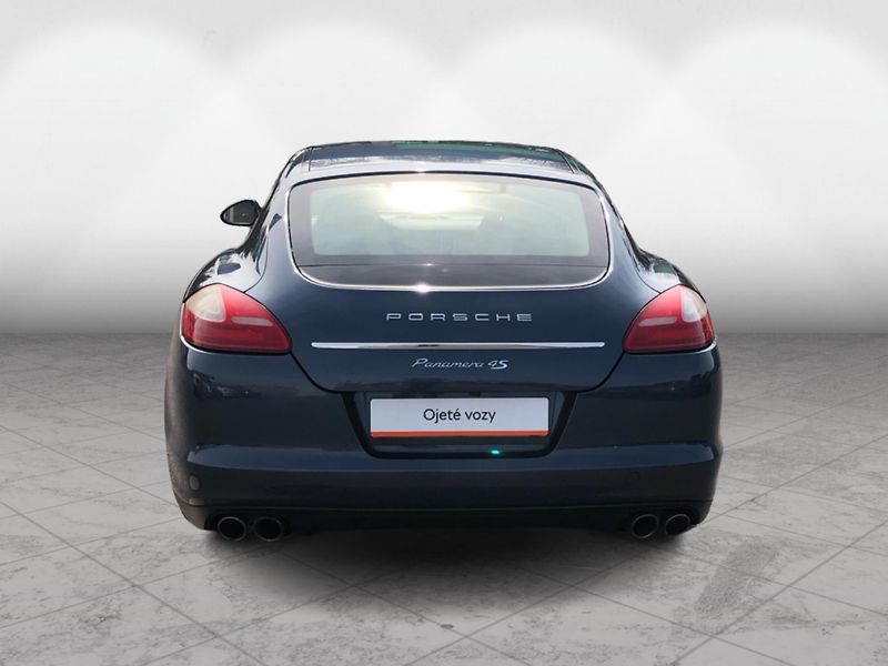 Porsche Panamera 4S - fotka 9 z 30