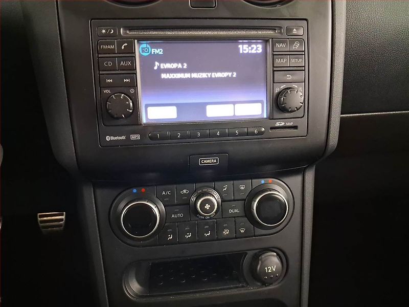 Nissan Qashqai (2013) 1.6, Xenony, Tempomat - fotka 12 z 15