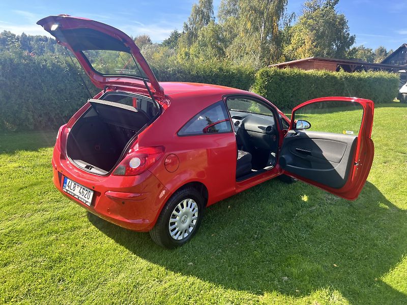 Opel Corsa 1,0 48KW,KLIMA,77TKM,1MAJITEL - fotka 23 z 34