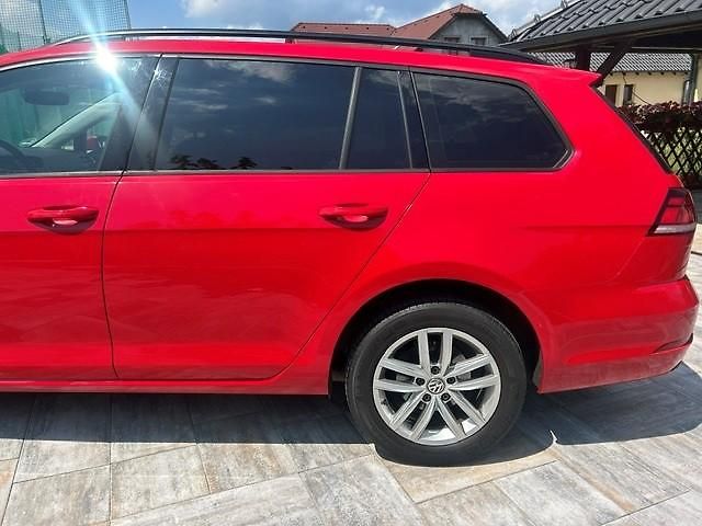 Volkswagen Golf Variant 1,6TDi DSG F1 LED MATRIX NAVI - fotka 14 z 51