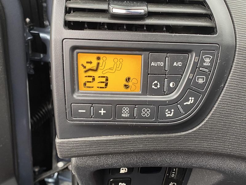 Citroën C4 Picasso (2012) 1,6 HDi  - fotka 26 z 36