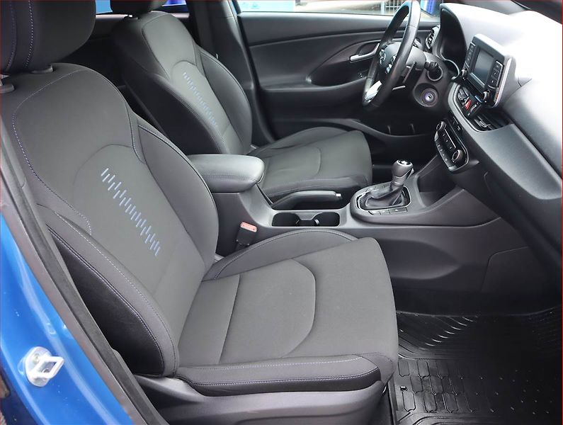 Hyundai i30 (2018) 1.4 T-GDI, Automat, Serv.kniha - fotka 9 z 20