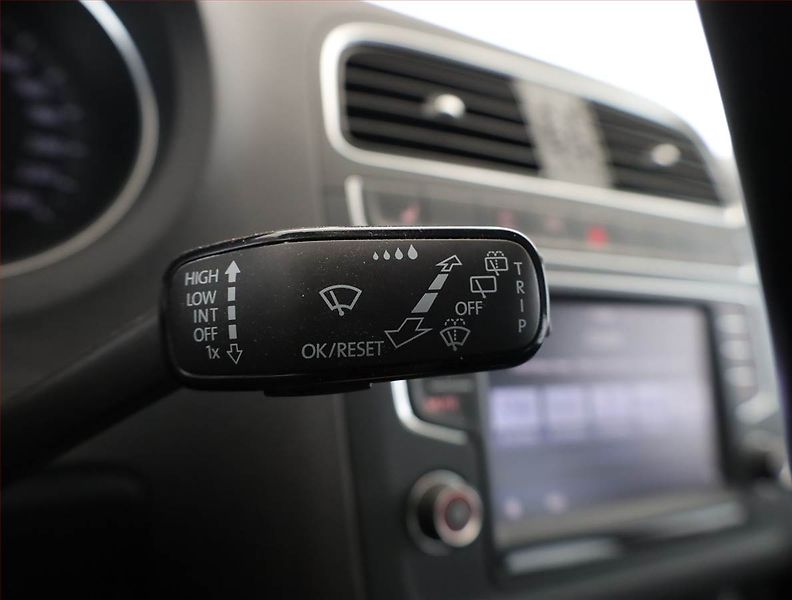 Volkswagen Polo (2016) 1.2 TSI, Automat, ČR,1.maj - fotka 15 z 18