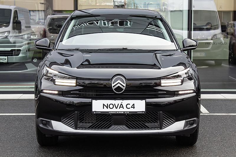 Citroën C4 (2026) 1,2 PLUS Hybrid 145k Automat - fotka 2 z 16