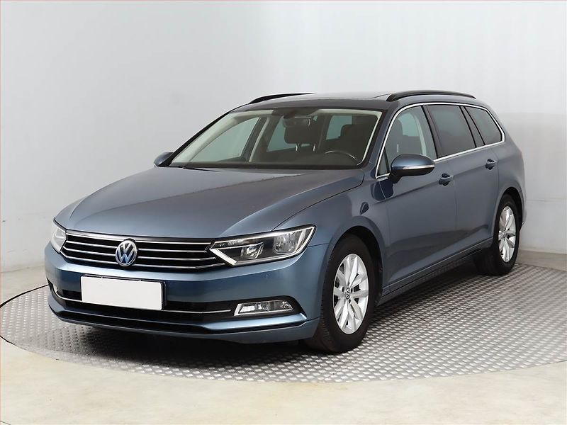 Volkswagen Passat (2015) Comfortline 2.0 TDI - fotka 2 z 20