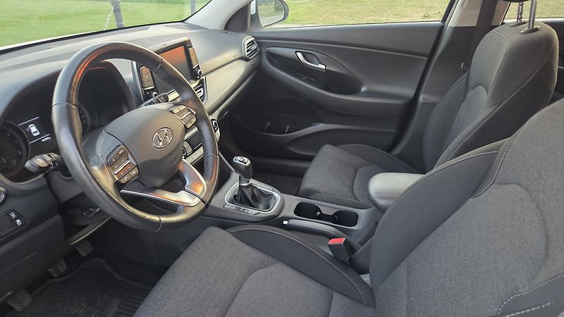 Hyundai i30 (2022) 1.5T-GDI, 118 kW, Smart,CZ,DPH - fotka 10 z 30