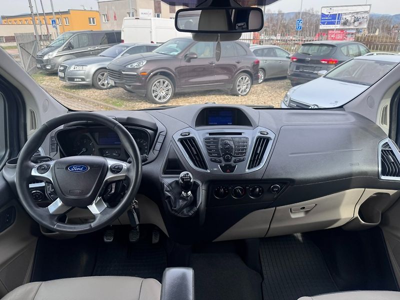 Ford Tourneo Custom (2013) 2,2D 114KW 8X  2X ŠOUP. SERVIS - fotka 22 z 50