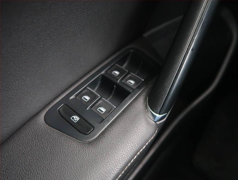 Volkswagen Golf (2014) Comfortline 2.0 TDI - fotka 14 z 14