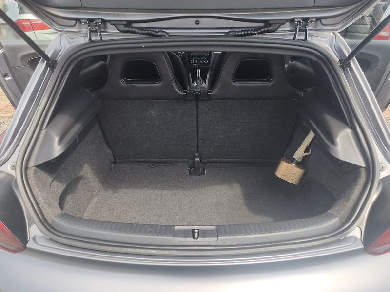 Volkswagen Scirocco (2011) - fotka 12 z 34