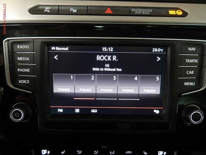 Volkswagen Passat (2015) 1.4TSI, AT, navi, LED - fotka 14 z 28