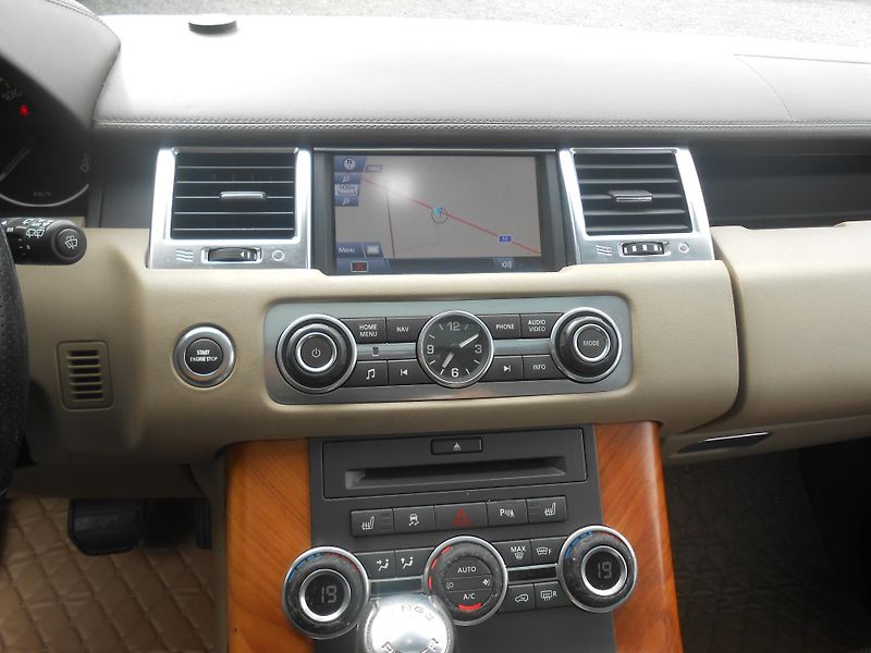Land Rover Range Rover Sport 3.0D,180KW,4x4,XENONY,Tažné! - fotka 36 z 48
