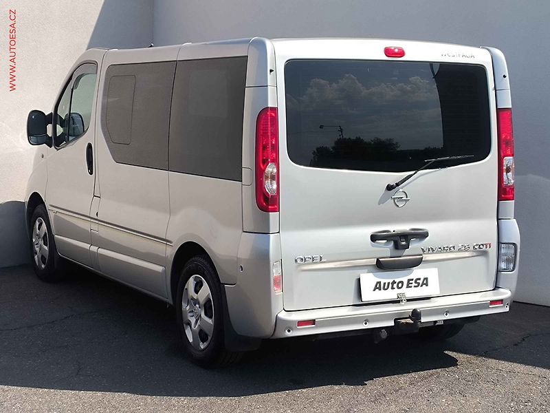 Opel Vivaro (2009) 2.5CDTi WESTFALIA, Life, TZ - fotka 6 z 24