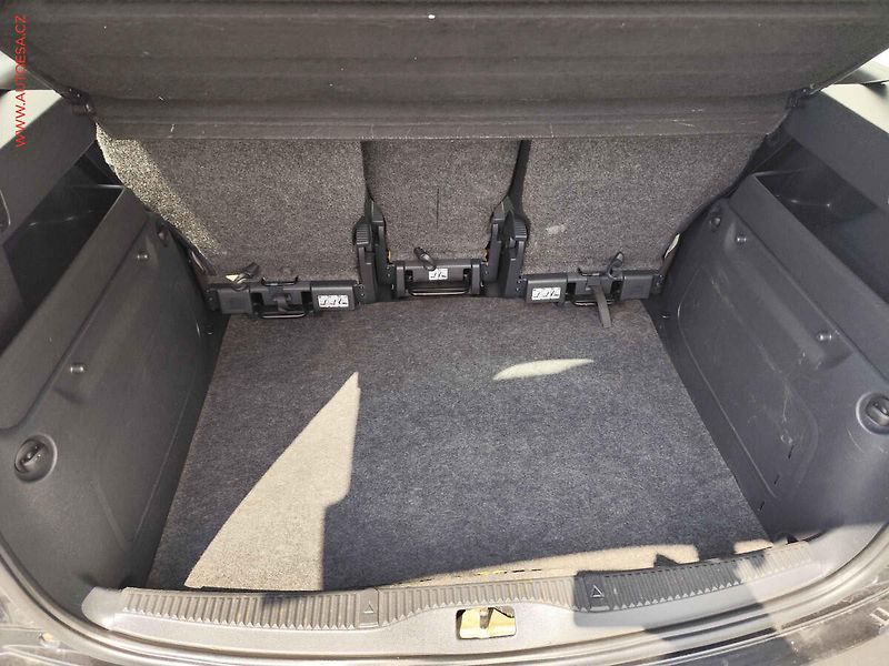 Škoda Roomster (2010) 1.2 HTP, ČR, AC, výhřev sed - fotka 7 z 16