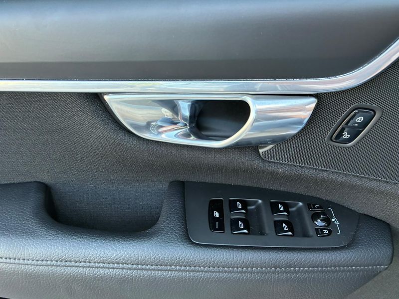 Volvo V90 (2017) 2.0D, 110KW - fotka 19 z 21