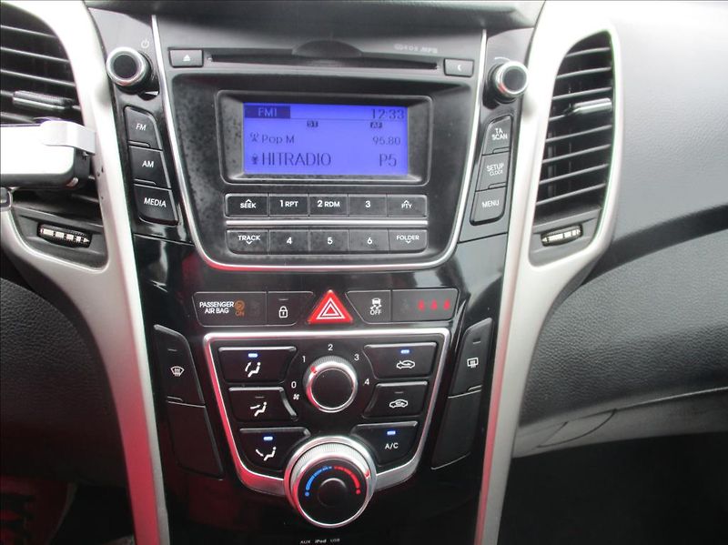 Hyundai i30 1,6 i 16v, klima,s.kn. Zamluve - fotka 16 z 34
