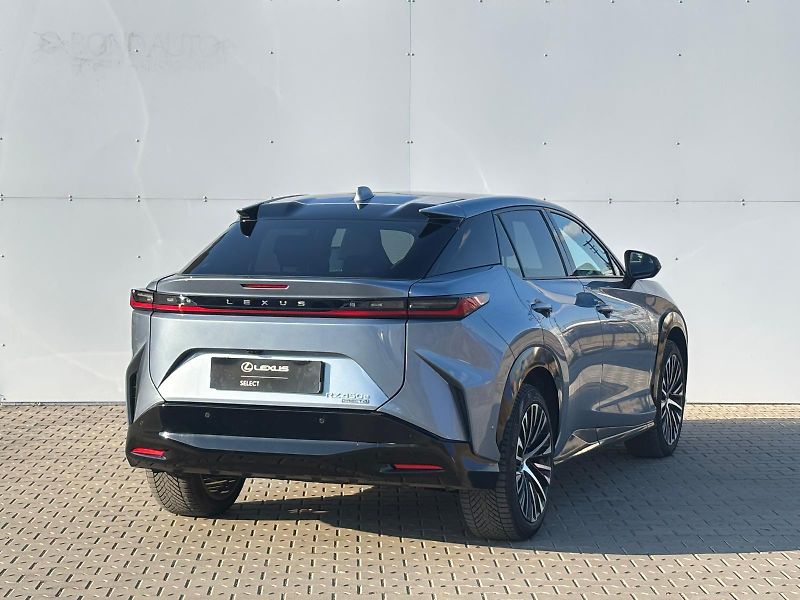Lexus RZ 450e Luxury Plus Panoramic 4x4 - fotka 2 z 30