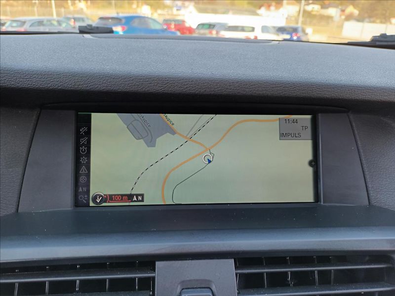 BMW X3 2,0 d,xDrive,KŮŽE,NAVI,TAŽNÉ - fotka 31 z 41