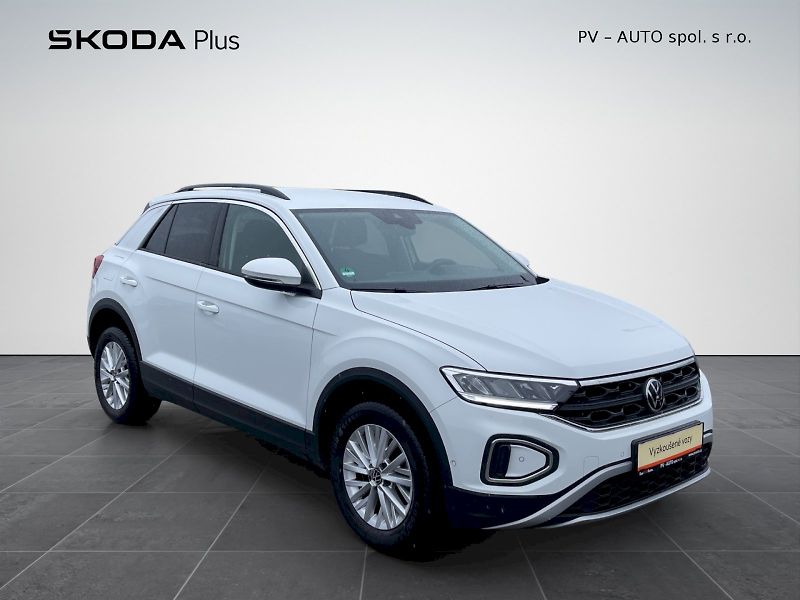 Volkswagen T-Roc (2023) 1.0 TSI 81 kW Life - fotka 27 z 31