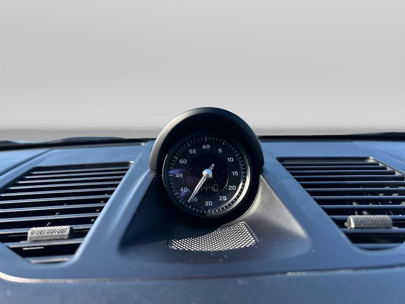 Porsche 911 (2025) Carrera Coupe - fotka 28 z 29