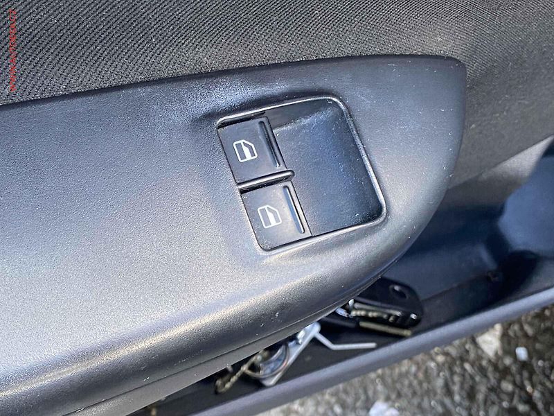 Škoda Octavia (2007) 1.9TDi, AC, výhřev sed - fotka 11 z 17