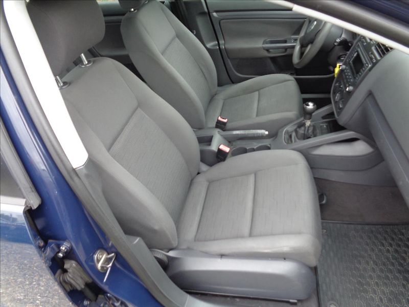 Volkswagen Golf 1,4 - fotka 9 z 16