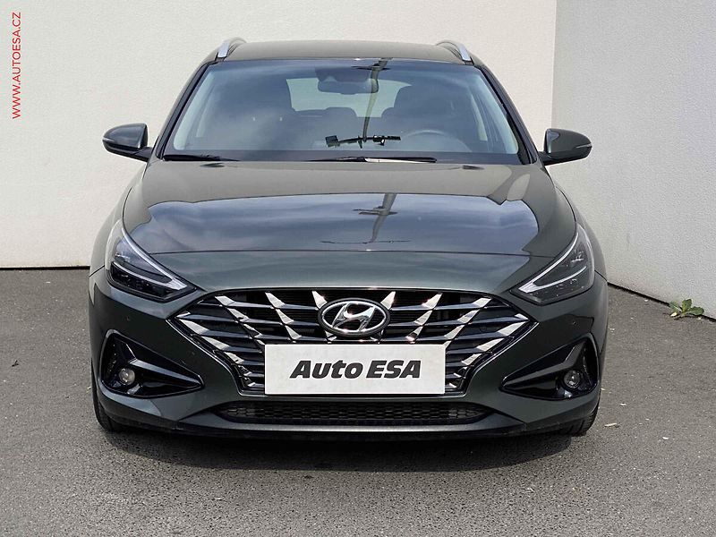 Hyundai i30 (2023) 1.5 T-GDi, Smart, AT, LED - fotka 2 z 21