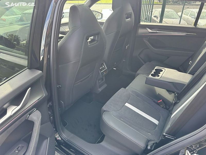 Škoda Kodiaq (2025) SPORTLINE, 4x4, MAX + SERVIS - fotka 9 z 16