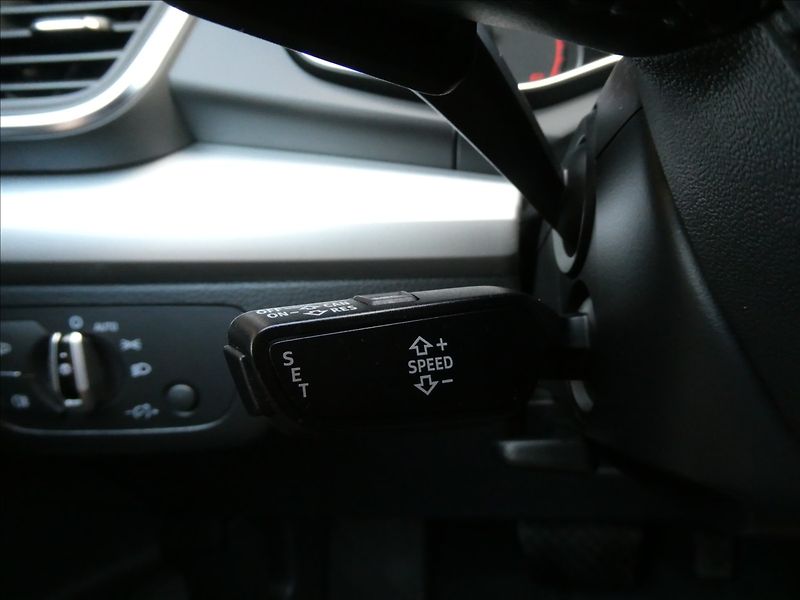 Audi Q5 2,0 TDi 120kW quattro,po servi - fotka 35 z 46