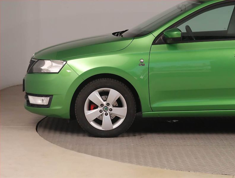 Škoda Rapid (2015) Ambition 1.2 TSI, Serv.kniha - fotka 14 z 16