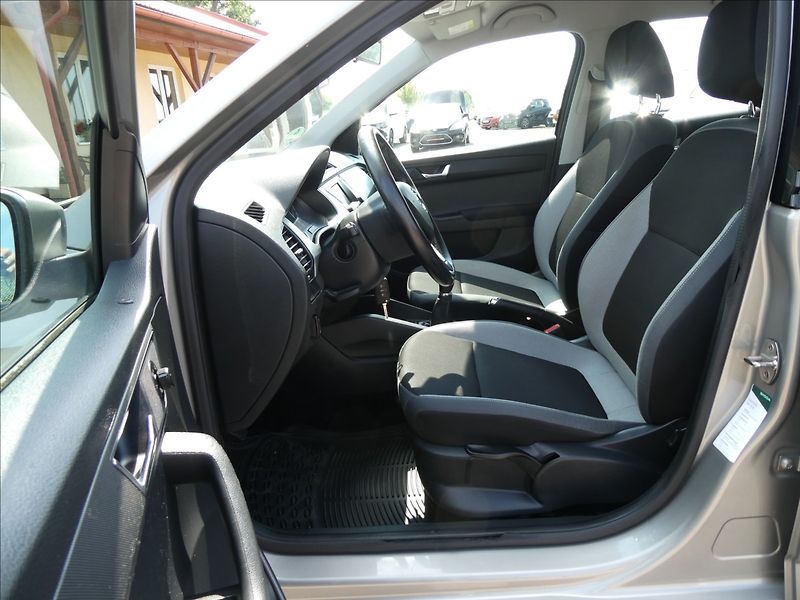 Škoda Fabia 1,4 TDi 66kW 2.majitel,servisk - fotka 20 z 44