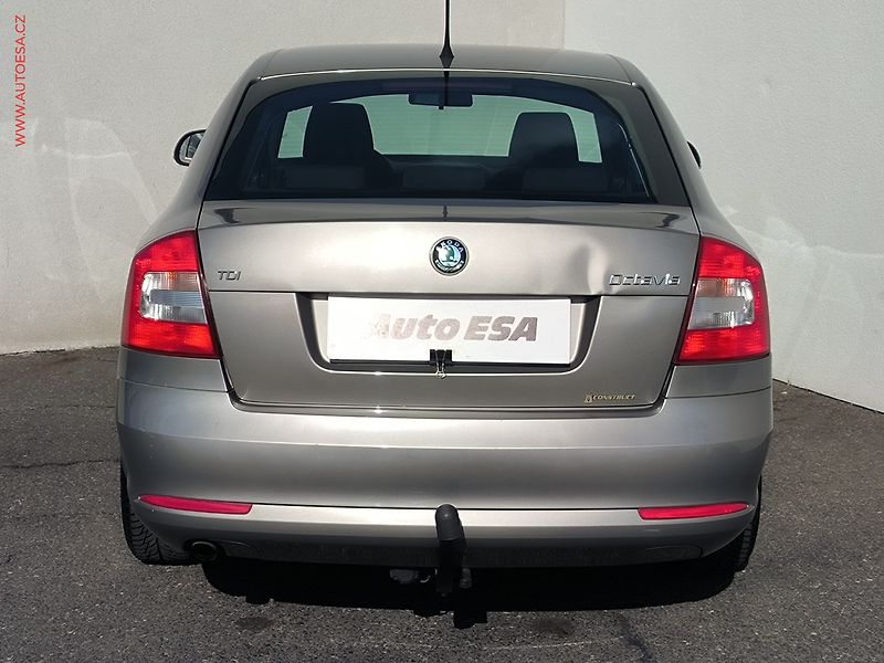 Škoda Octavia (2013) 1.6 TDI, 2.maj,ČR, Active - fotka 5 z 15