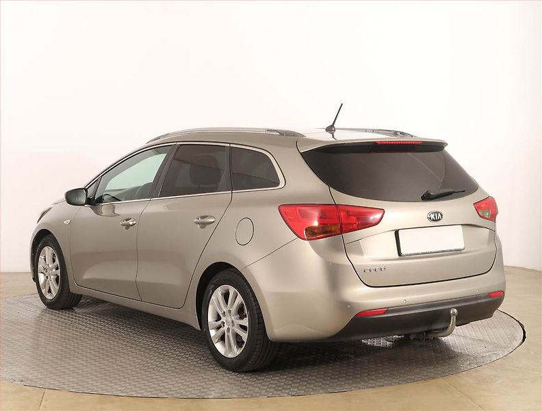 Kia Ceed (2014) 1.6 GDI, Tempomat - fotka 4 z 16