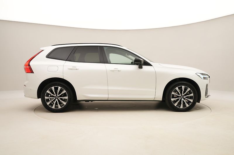 Volvo XC60 B4 AWD PLUS DARK AUT CZ 1.maj - fotka 13 z 58