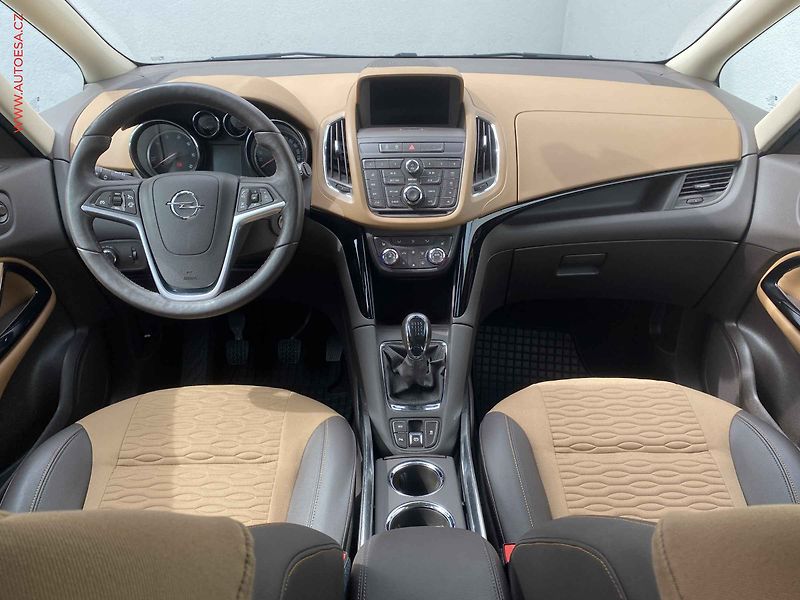 Opel Zafira (2014) 1.6 CDTi, 1.maj, AC, TZ, navi - fotka 8 z 17