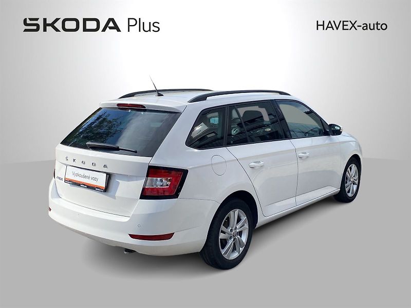 Škoda Fabia (2022) Combi 1.0 TSI Ambition Top - fotka 2 z 32