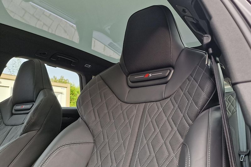 Audi A6 Avant (2025) quattro S-line Vzduch Pano Taž - fotka 8 z 52