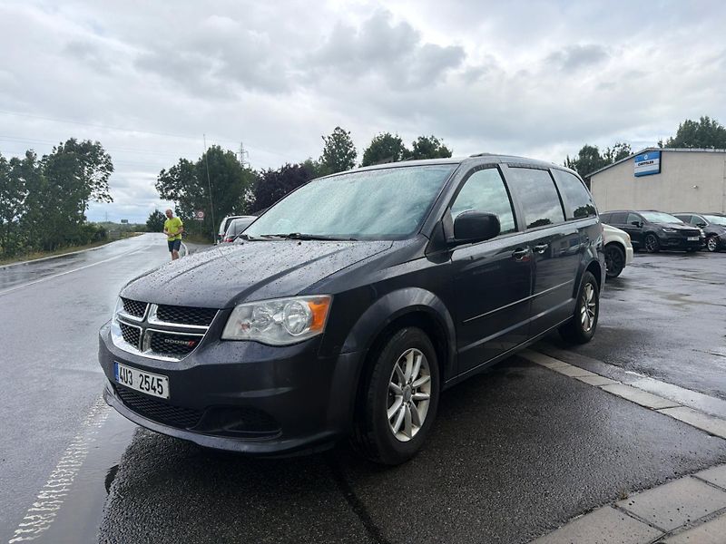 Dodge Grand Caravan (2014) 3,6 SXT Crew RT 2014 - fotka 2 z 19