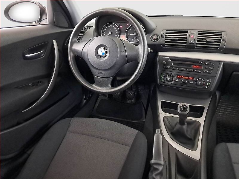 BMW Řada 1 (2004) 116i, po STK, jezdí dobře - fotka 7 z 16