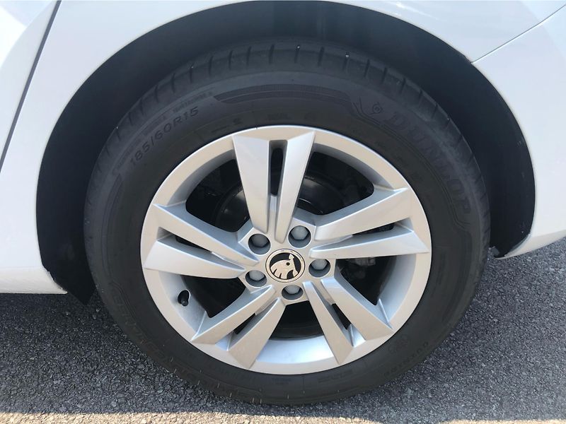 Škoda Fabia 1,0TSi 70kW STYLE PLUS - fotka 14 z 27