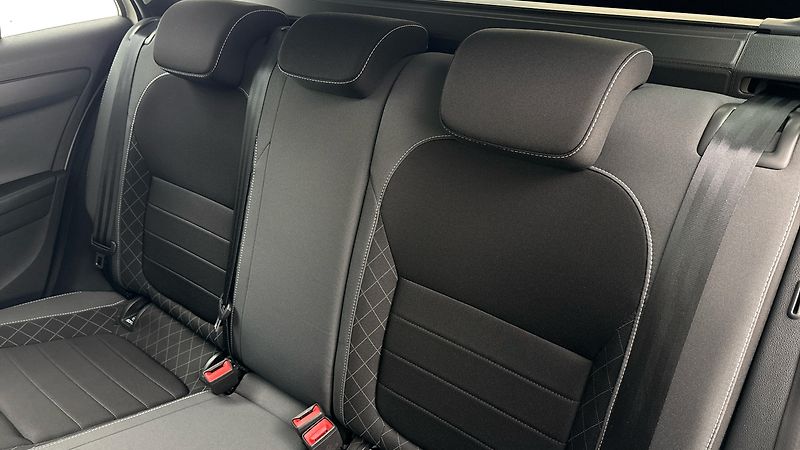 Škoda Fabia 1.0 TSI Ambition Combi - fotka 16 z 23