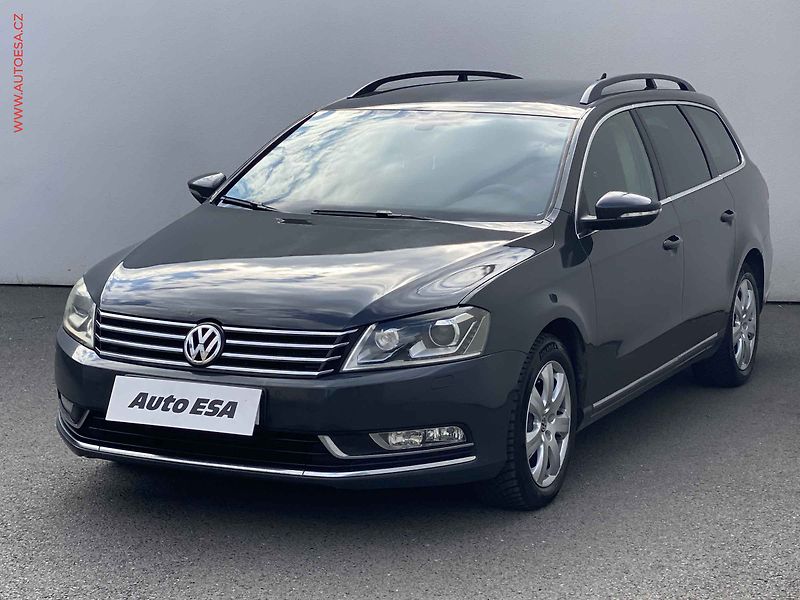 Volkswagen Passat (2013) 2.0 TDI, Navi, bixen - fotka 3 z 18
