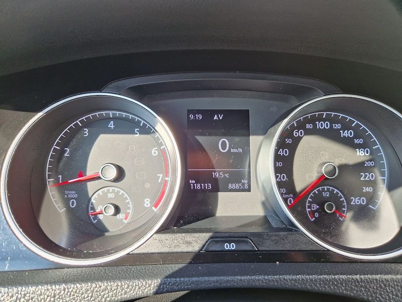 Volkswagen Golf 1.4TSI, 103kW, Navi, Aut.Klima - fotka 12 z 26