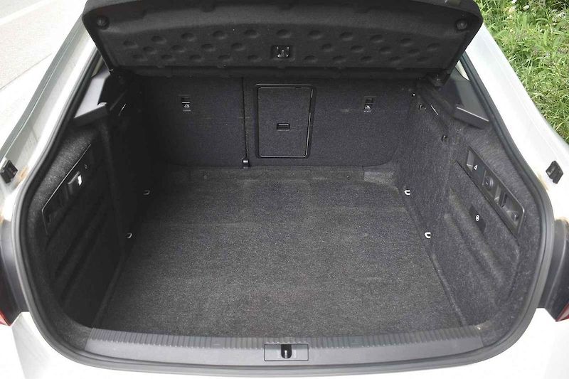 Škoda Superb třetí generace je spolehlivé auto na dlouhé cesty
