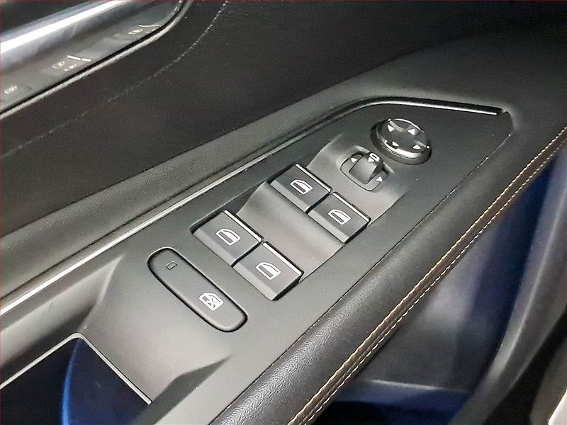 Peugeot 3008 (2022) GT 1.5 BlueHDi - fotka 22 z 23